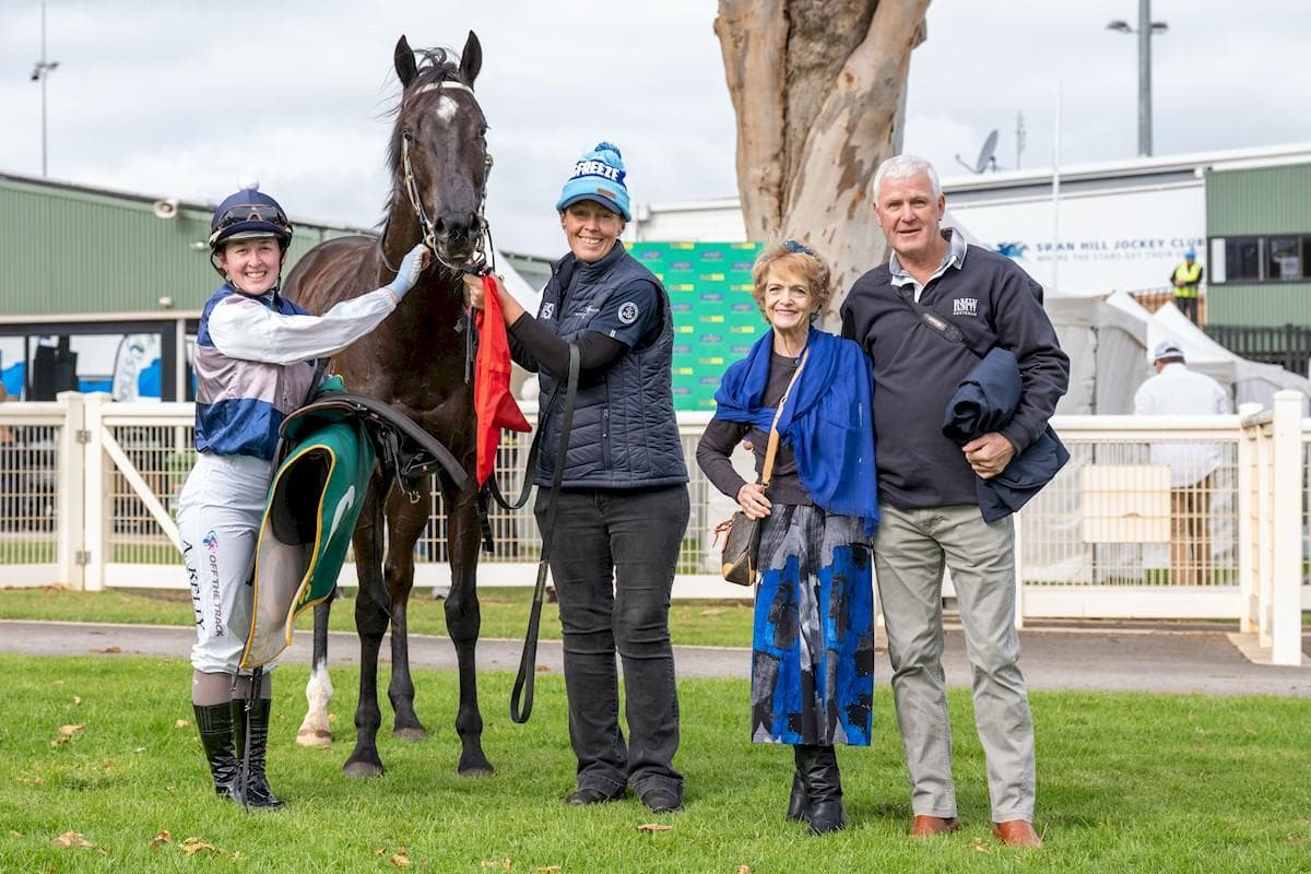 Tatakai Uta Wins At Swan Hill Carnival